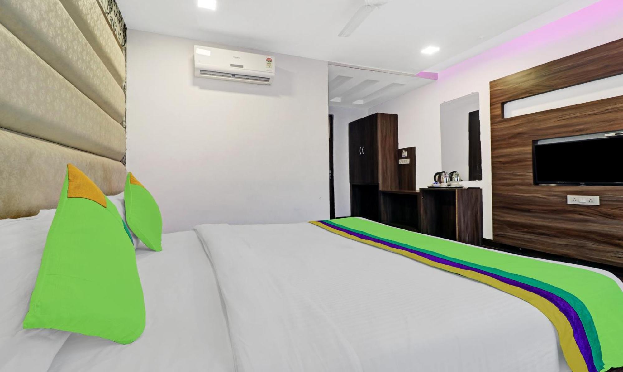Itsy Hotels Unique - Near Railway Station Amritsar Exterior photo