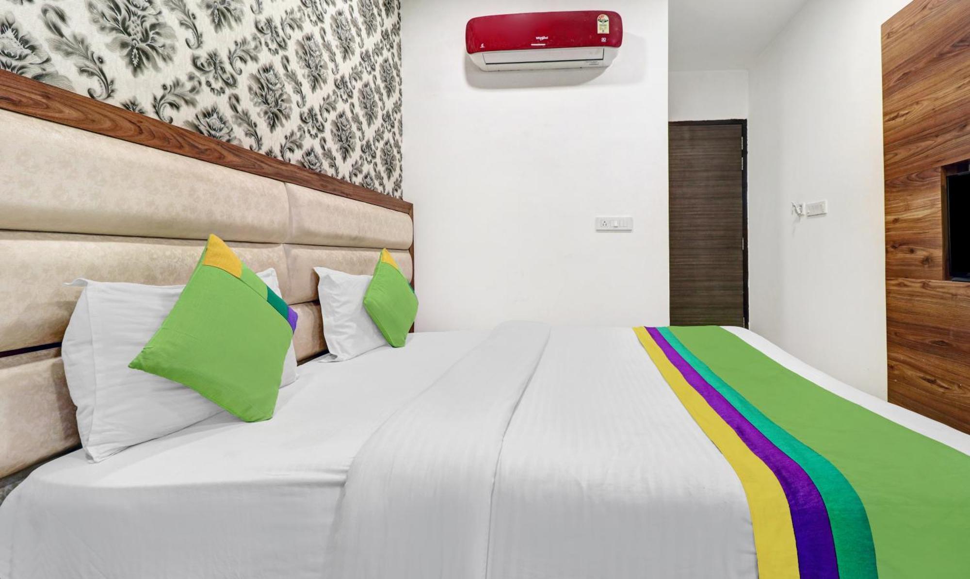 Itsy Hotels Unique - Near Railway Station Amritsar Exterior photo