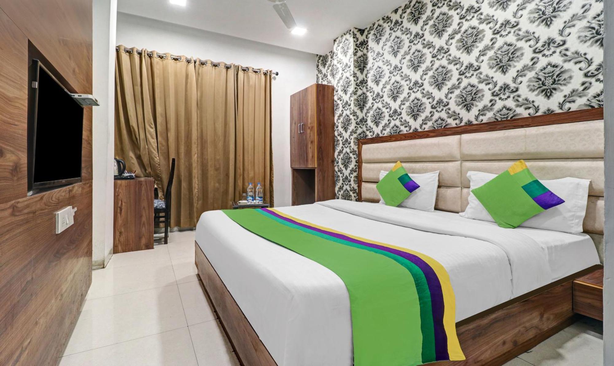 Itsy Hotels Unique - Near Railway Station Amritsar Exterior photo