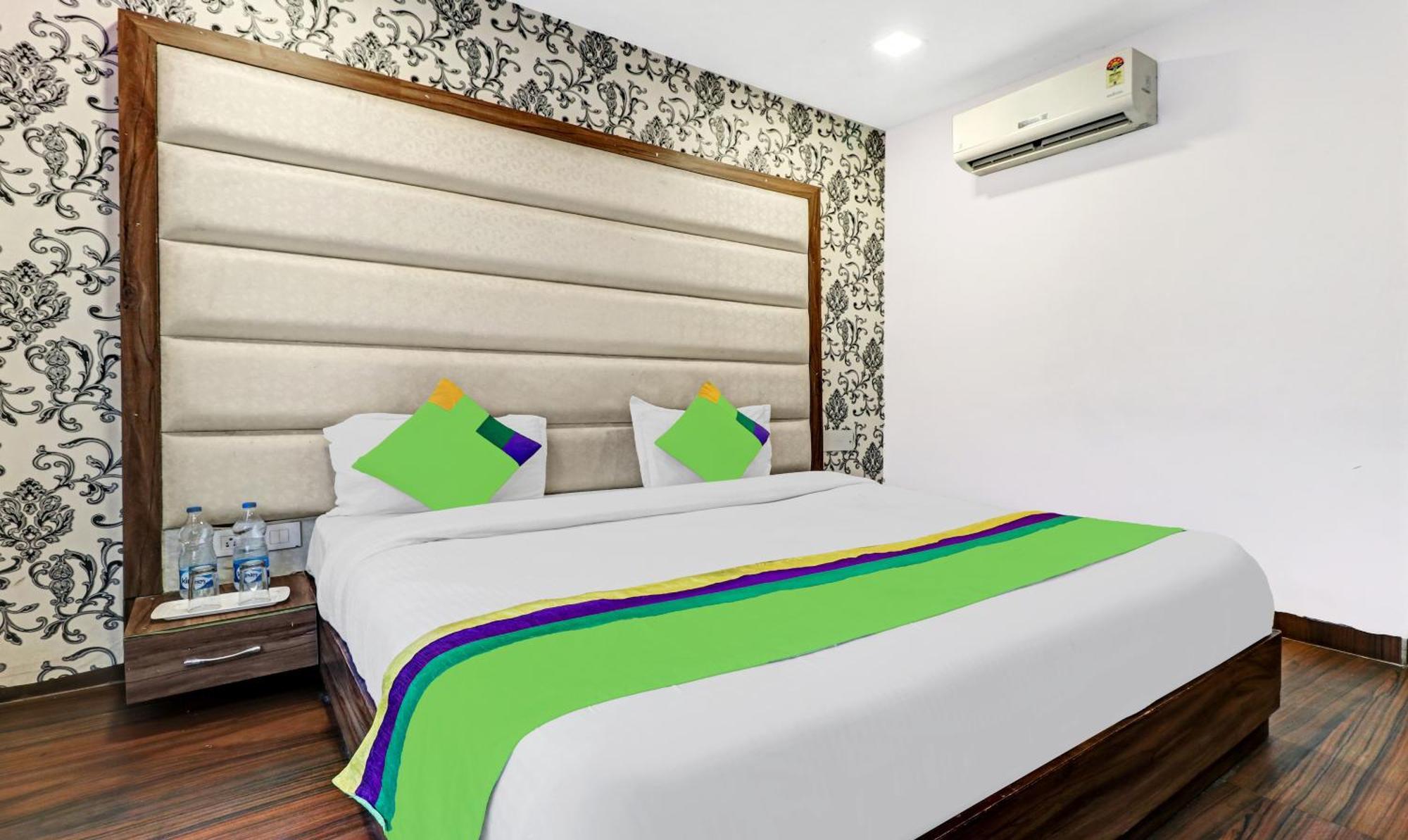 Itsy Hotels Unique - Near Railway Station Amritsar Exterior photo
